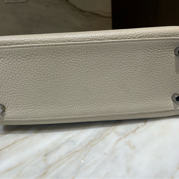 Hermes Kelly 28 Handbag Cream Togo with Palladium Hardware - Picture 6 of 16